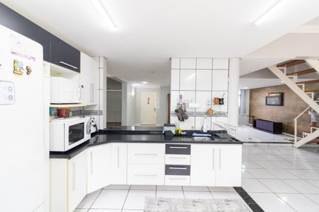 Cozinha de casa à venda com 4 quartos, 356m² em Vila Nova, Porto Alegre