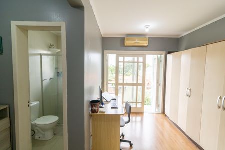 Casa à venda com 356m², 4 quartos e 2 vagasSuíte 1