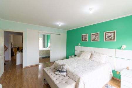 Casa à venda com 356m², 4 quartos e 2 vagasSuíte 2