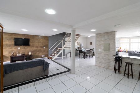 Sala de casa à venda com 4 quartos, 356m² em Vila Nova, Porto Alegre