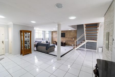 Sala de casa à venda com 4 quartos, 356m² em Vila Nova, Porto Alegre