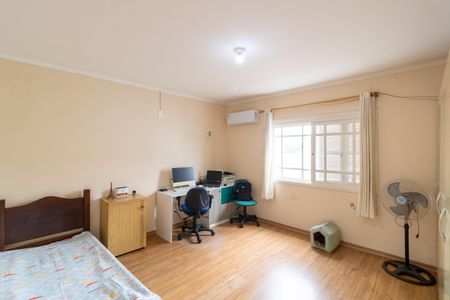 Casa à venda com 356m², 4 quartos e 2 vagasQuarto 1