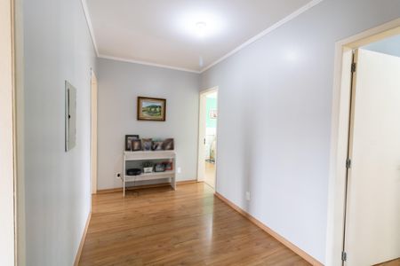 Casa à venda com 356m², 4 quartos e 2 vagasCorredor