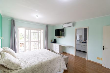 Casa à venda com 356m², 4 quartos e 2 vagasSuíte 2