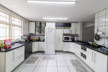 Cozinha de casa à venda com 4 quartos, 356m² em Vila Nova, Porto Alegre