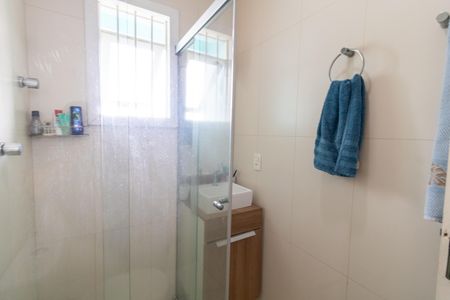 Casa à venda com 356m², 4 quartos e 2 vagasBanheiro da Suíte 1