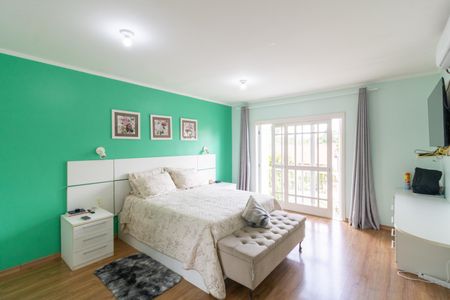 Casa à venda com 356m², 4 quartos e 2 vagasSuíte 2