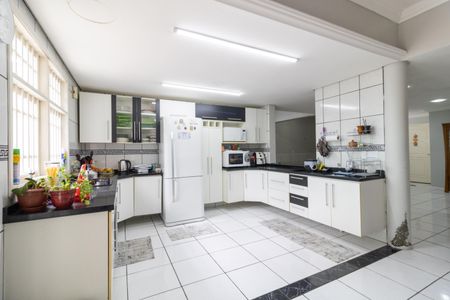 Casa à venda com 356m², 4 quartos e 2 vagasCozinha