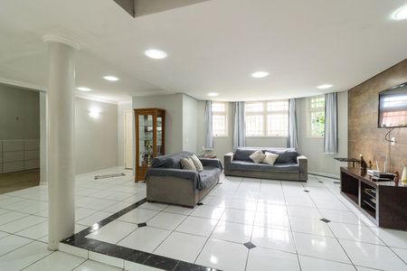 Casa à venda com 356m², 4 quartos e 2 vagasSala