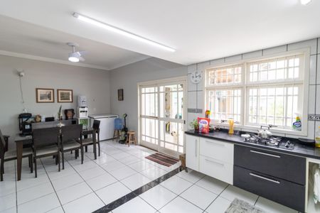 Casa à venda com 356m², 4 quartos e 2 vagasCozinha