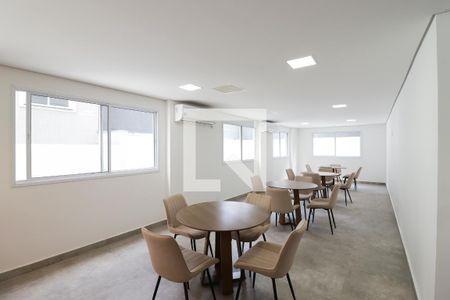 Apartamento para alugar com 45m², 2 quartos e sem vagaÁrea comum - Salão de festas