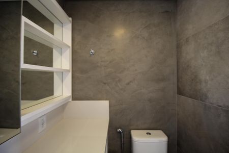 Apartamento à venda com 90m², 2 quartos e 2 vagasBanheiro da Suíte 1