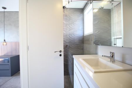 Apartamento à venda com 90m², 2 quartos e 2 vagasBanheiro da Suíte 1