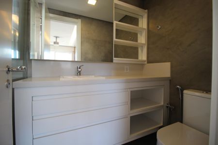 Apartamento à venda com 90m², 2 quartos e 2 vagasBanheiro da Suíte 1