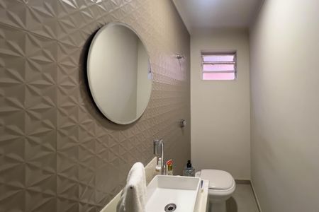 Casa à venda com 132m², 3 quartos e 2 vagasLavabo