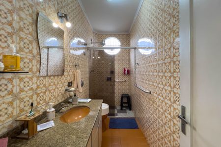 Casa à venda com 132m², 3 quartos e 2 vagasBanheiro
