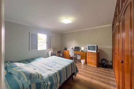 Casa à venda com 132m², 3 quartos e 2 vagasQuarto 1