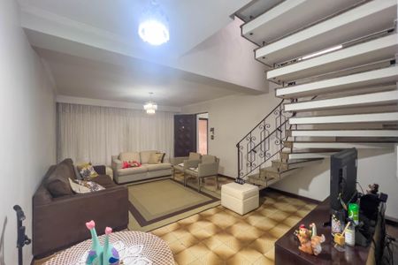Casa à venda com 132m², 3 quartos e 2 vagasSala