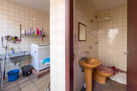 Casa à venda com 132m², 3 quartos e 2 vagasQuintal e área de serviço 