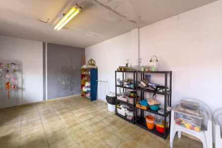 Casa à venda com 132m², 3 quartos e 2 vagasQuarto de serviço 