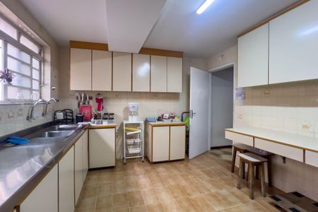 Casa à venda com 132m², 3 quartos e 2 vagasCozinha