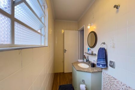 Casa à venda com 132m², 3 quartos e 2 vagasBanheiro do quarto 2