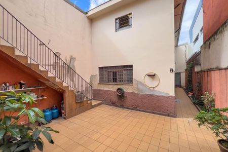 Casa à venda com 132m², 3 quartos e 2 vagasQuintal e área de serviço 