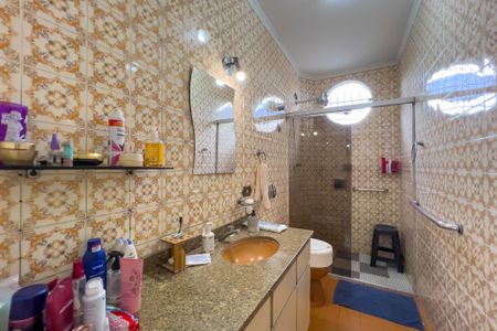 Casa à venda com 132m², 3 quartos e 2 vagasBanheiro