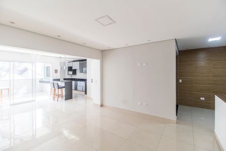 Casa para alugar com 230m², 2 quartos e 1 vaga Casa para alugar com 230m², 2 quartos e 1 vagaSala