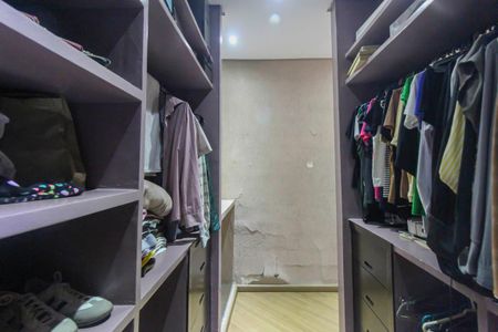 Casa para alugar com 500m², 3 quartos e 2 vagas Casa para alugar com 500m², 3 quartos e 2 vagasCloset da Suíte 1