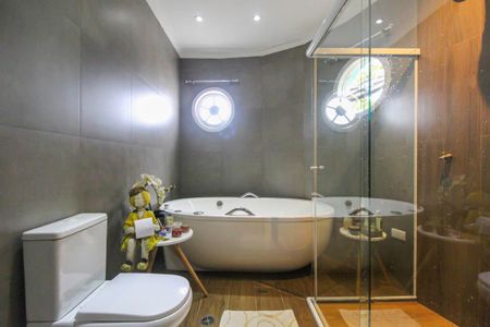Casa para alugar com 500m², 3 quartos e 2 vagas Casa para alugar com 500m², 3 quartos e 2 vagasBanheiro da Suíte 1