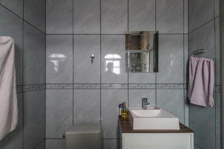 Casa para alugar com 500m², 3 quartos e 2 vagas Casa para alugar com 500m², 3 quartos e 2 vagasBanheiro da Suíte 2