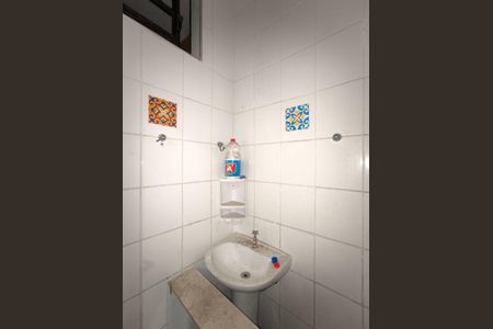 Casa à venda com 128m², 2 quartos e 1 vaga Casa à venda com 128m², 2 quartos e 1 vagaBanheiro