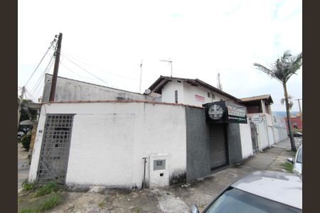 Casa à venda com 128m², 2 quartos e 1 vaga Casa à venda com 128m², 2 quartos e 1 vagaFachada