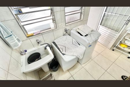 Casa à venda com 110m², 3 quartos e 1 vagaÁrea de Serviço