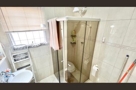 Casa à venda com 110m², 3 quartos e 1 vagaBanheiro