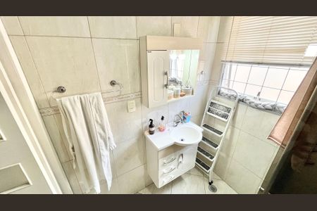 Casa à venda com 110m², 3 quartos e 1 vagaBanheiro