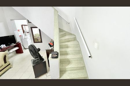 Casa à venda com 110m², 3 quartos e 1 vagaEscada