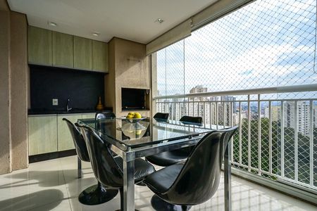 Apartamento à venda com 107m², 3 quartos e 2 vagasVaranda