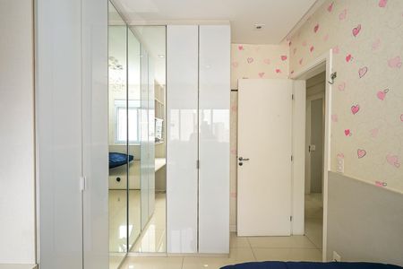 Apartamento à venda com 107m², 3 quartos e 2 vagasQuarto 2