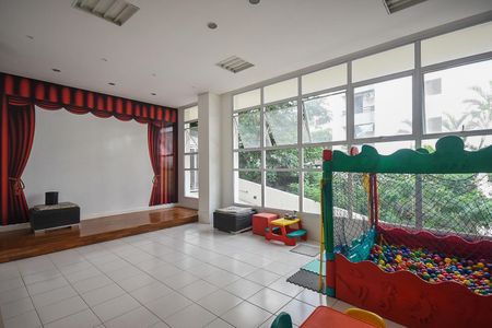 Apartamento à venda com 107m², 3 quartos e 2 vagas Apartamento à venda com 107m², 3 quartos e 2 vagasBrinquedoteca