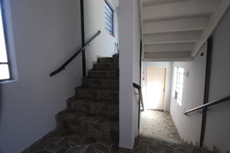 Apartamento à venda com 49m², 2 quartos e 1 vagaEscada