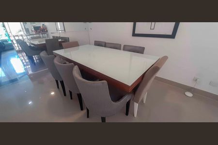 Casa à venda com 155m², 3 quartos e 2 vagas