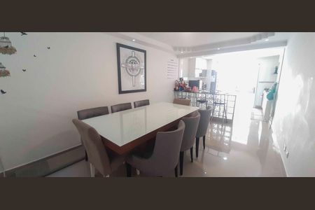 Casa à venda com 155m², 3 quartos e 2 vagas Casa à venda com 155m², 3 quartos e 2 vagasSala de Jantar