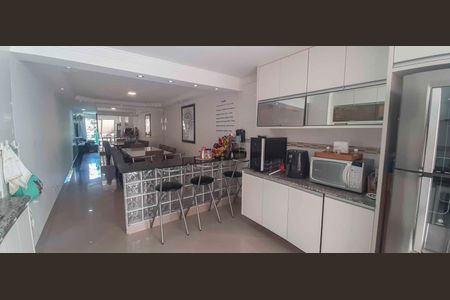Casa à venda com 155m², 3 quartos e 2 vagas