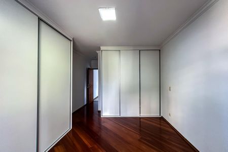 Casa à venda com 186m², 3 quartos e 2 vagasSuíte 1