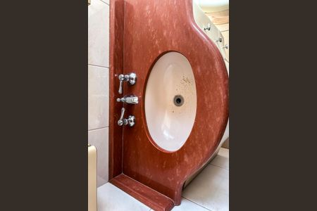 Casa à venda com 186m², 3 quartos e 2 vagasBanheiro da Suíte 2