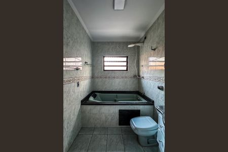 Casa à venda com 186m², 3 quartos e 2 vagasBanheiro da Suíte 1
