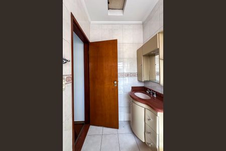 Casa à venda com 186m², 3 quartos e 2 vagasBanheiro da Suíte 2