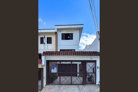 Casa à venda com 186m², 3 quartos e 2 vagasFachada